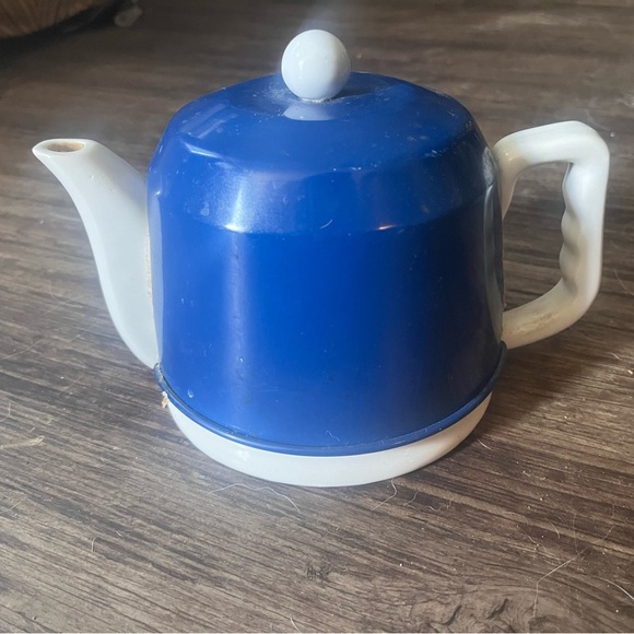 Ceramic teapot with cover - Picture 1 of 4
